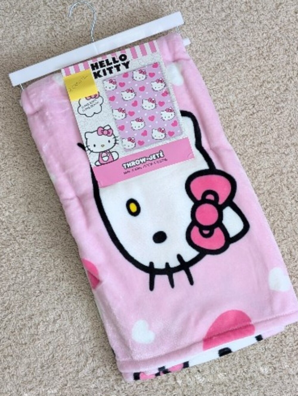 Hello Kitty Cloud Super Plush Throw with Allover HK Face and Heart Design 🐱